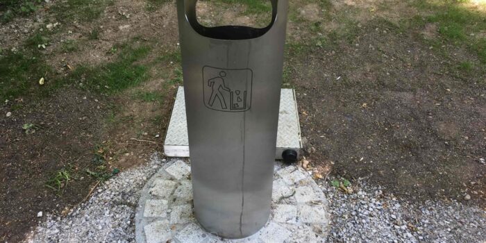 Eine externe Sensorantenne führt das Signal in die Reichweite des Sendermastens.